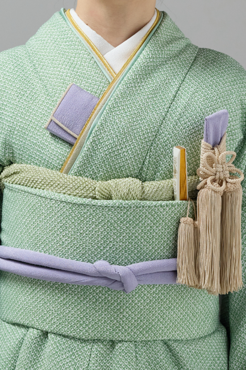 掛下コーディネート薄緑　重衿ベージュ金2