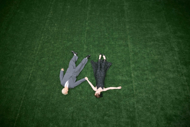 寝転びカット