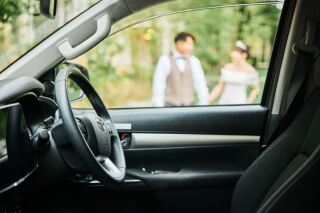 ふたりの大切な愛車も、特別な一日の主役に