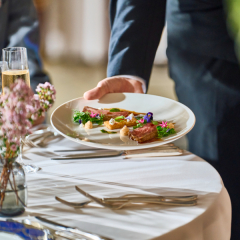 撮影後におふたりはもちろんご家族様との会食もオススメ