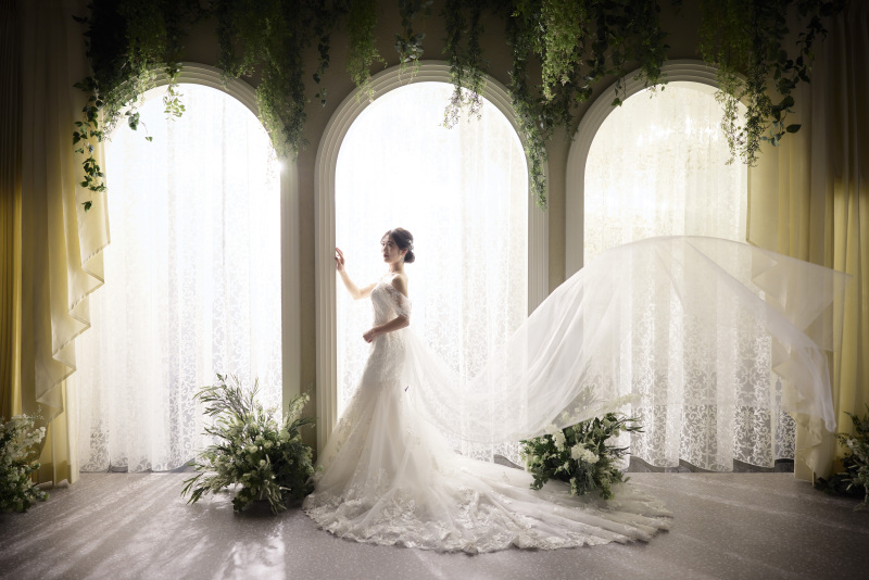 ベールのなびかせ方もレクチャー済み