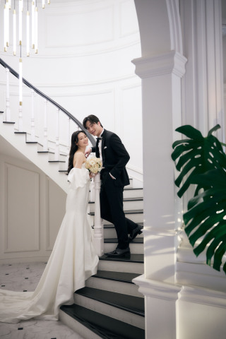 Studio Merlin_【スタジオ内：ドレス撮影】自然光と多くの背景が魅力的