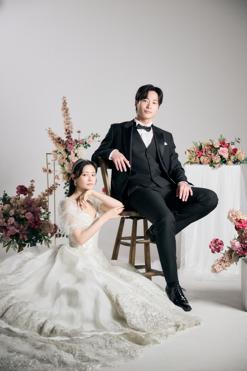 Studio Merlin_【スタジオ内：ドレス撮影】自然光と多くの背景が魅力的