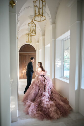 Studio Merlin_【スタジオ内：ドレス撮影】自然光と多くの背景が魅力的