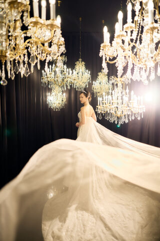 Studio Merlin_【スタジオ内：ドレス撮影】自然光と多くの背景が魅力的