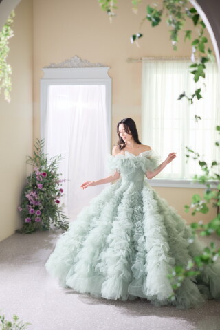 Studio Merlin_【スタジオ内：ドレス撮影】自然光と多くの背景が魅力的