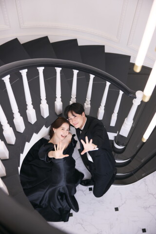 Studio Merlin_【スタジオ内：ドレス撮影】自然光と多くの背景が魅力的