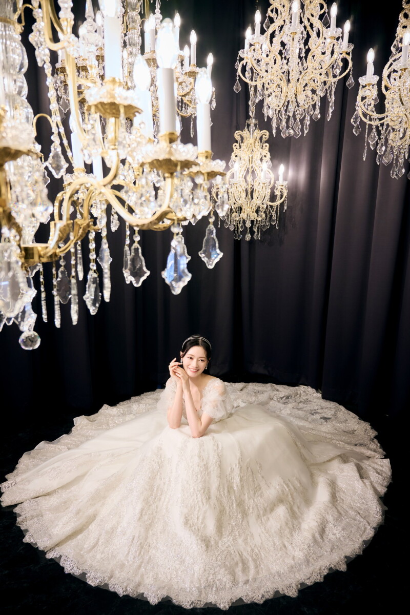 Studio Merlin_【スタジオ内：ドレス撮影】自然光と多くの背景が魅力的