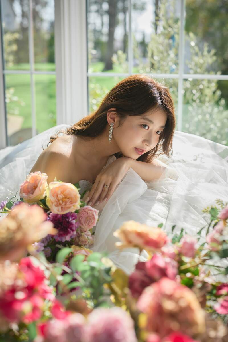 クールでかっこいい1枚。自然の柔らかい光は目で見たよりも上品に映ります。エモさを出しつつ柔らかい質感に仕上げました。