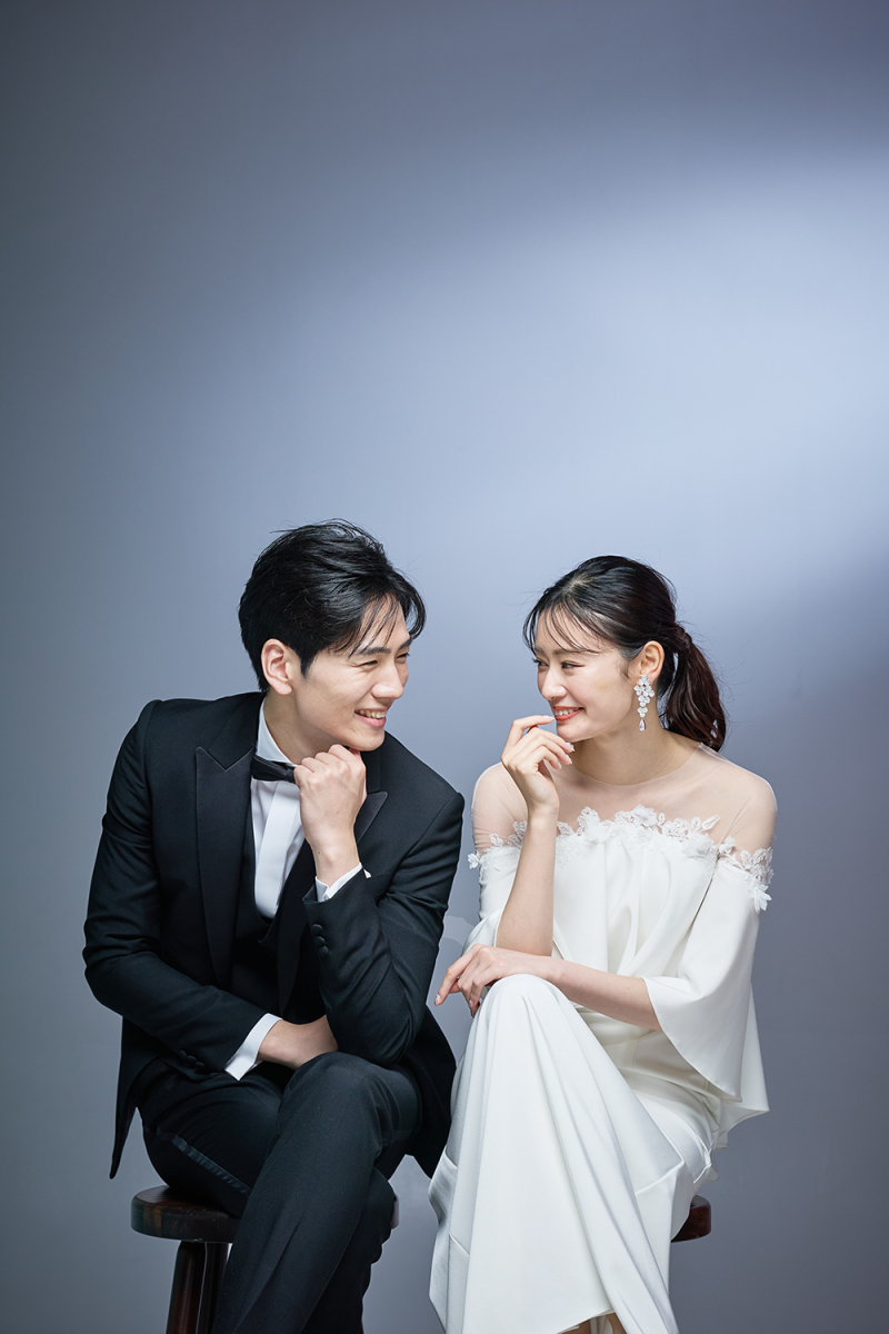 韓流フォトでよく出てくる、シンプルでスタイリッシュで可愛らしさもある、この白ホリでのショットがお気に入りです。