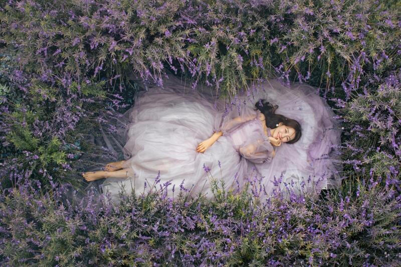 【26年1月末迄の撮影限定】韓流レタッチ付※洋装3点ヘアメイク・データ130カット＆アルバム20P・スタジオ･チャペル撮影