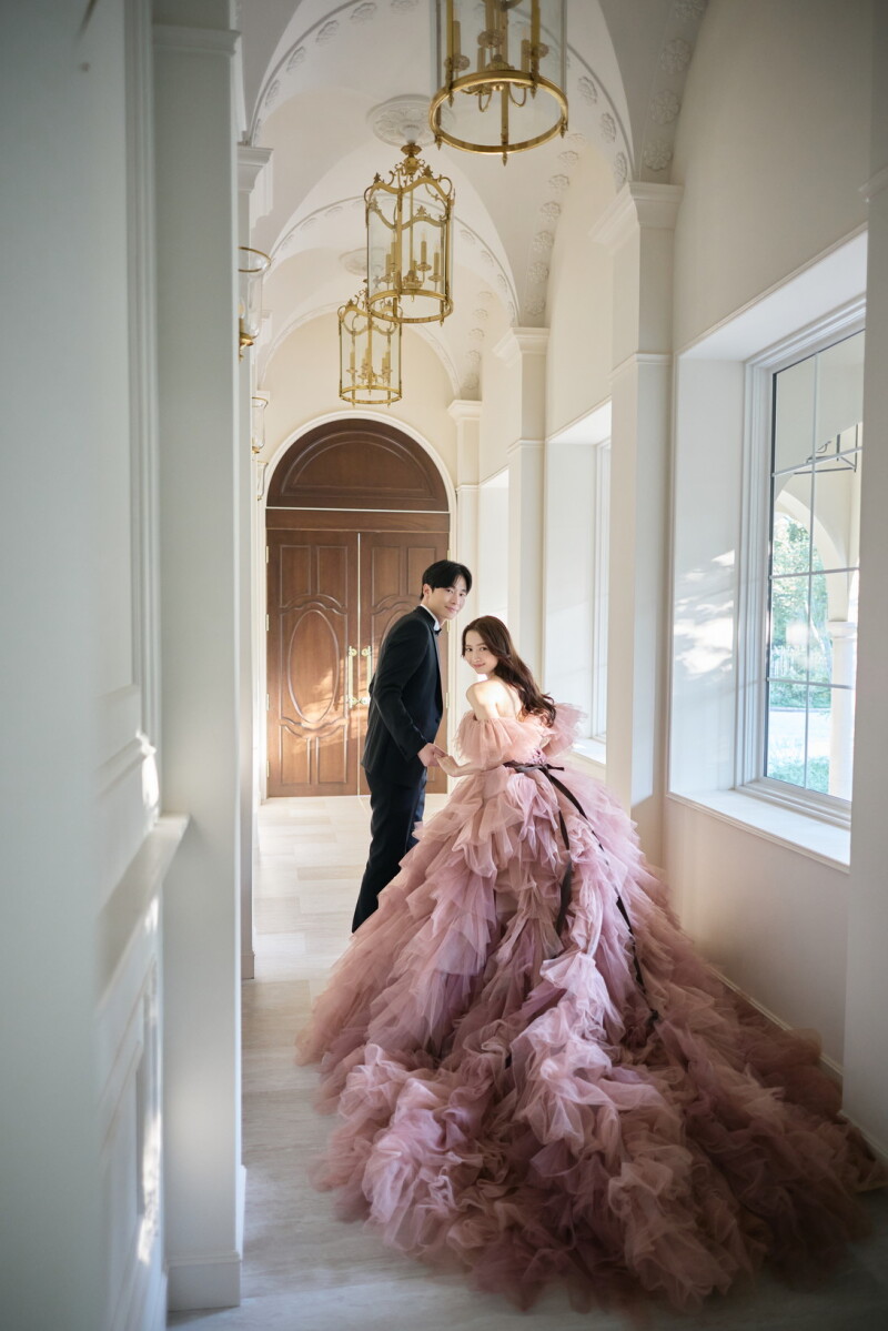 【26年1月末迄の撮影限定】スーペリアプラン※洋装2点ヘアメイク・データ130カット＆アルバム・スタジオ･チャペル撮影付き