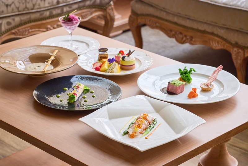 【挙式＋会食プラン】大聖堂挙式*家族写真*会食6名様*エンドロール*贈呈花束付き