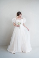 オフショルドレス