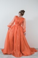 袖付きオレンジドレス