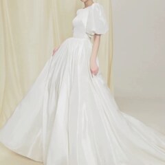 取り外しパフスリーブドレス