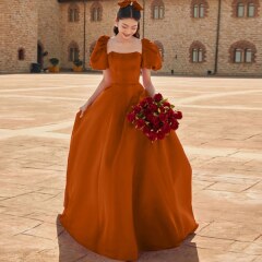 テラコッタパフスリーブドレス