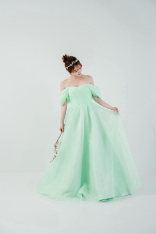 ナチュラルグリーンドレス