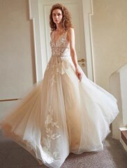 Sサイズスカート刺繍入りドレス