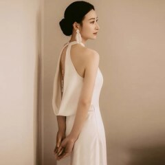 ホールダーネックドレス