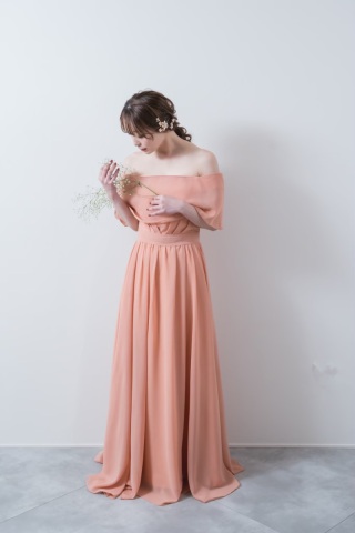 ナチュラルピンクカラードレス
