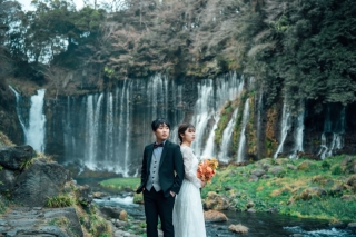 大自然の中で残すウェディングフォト