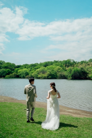 初夏の湖畔で初夏の湖畔でウェディングフォト