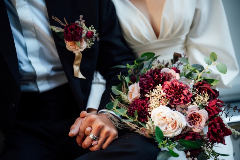 手元のカットも美しく