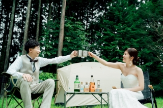 “好き”と一緒に写るウェディングフォト