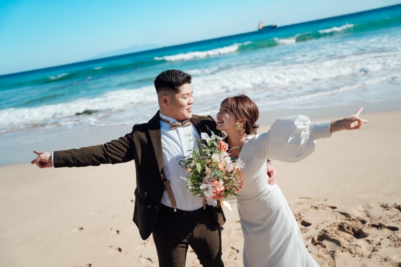 1ロケ目は爽やかな南国風の海で