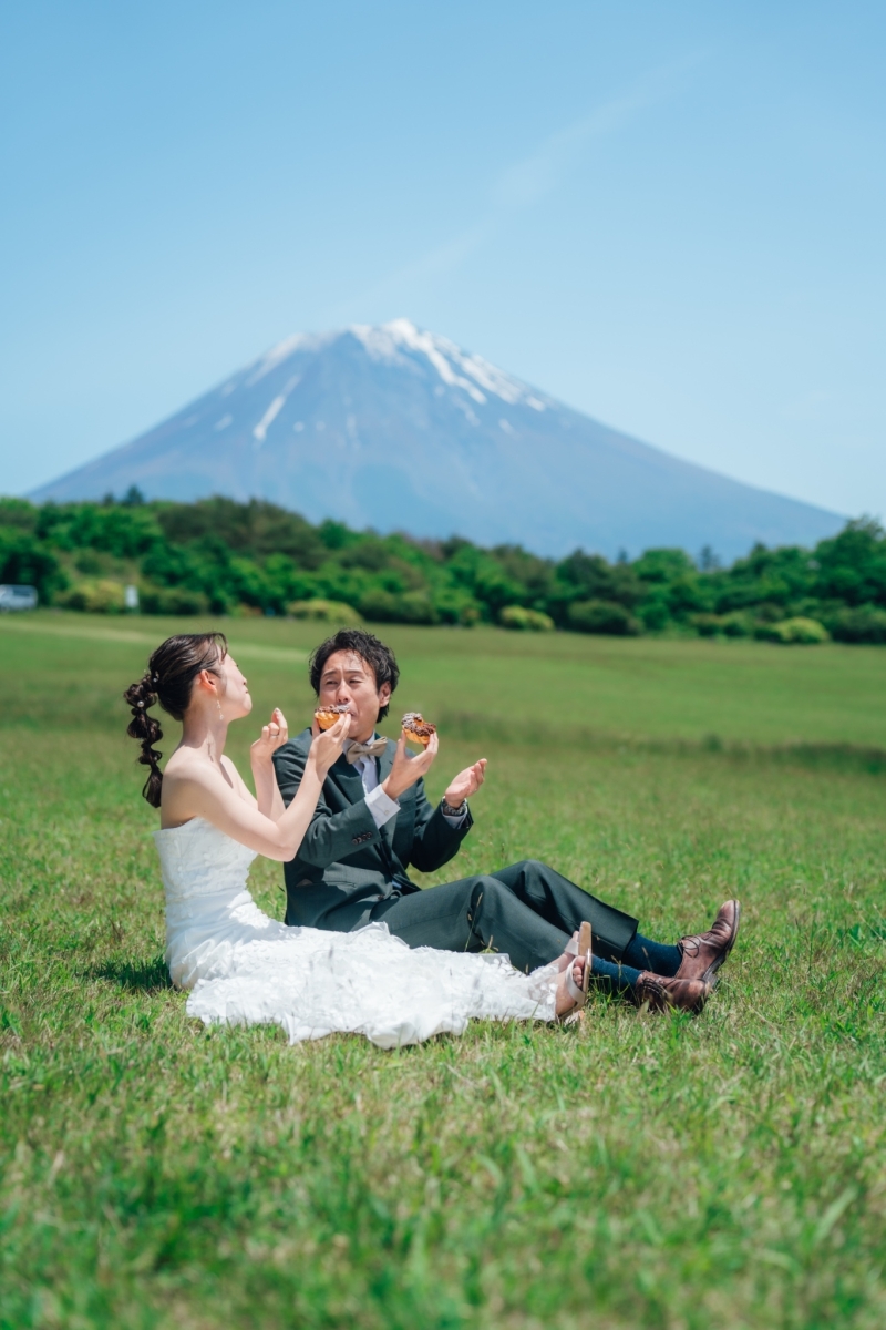 【写真も動画もドレス付きで】富士山周辺でムービー&フォトプラン♢ドレス・ヘアメイクアテンド・ブーケ付き/データ150カット
