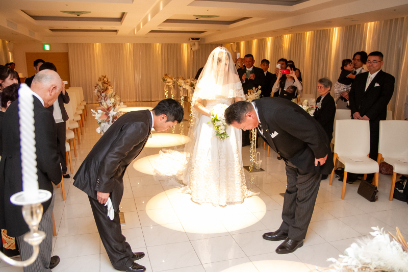 写真はたっぷり残したい!洋装でチャペル式が執り行える【衣装も付いた挙式フルプラン】挙式スナップ〜集合写真+さらにスタジオ撮影も♪