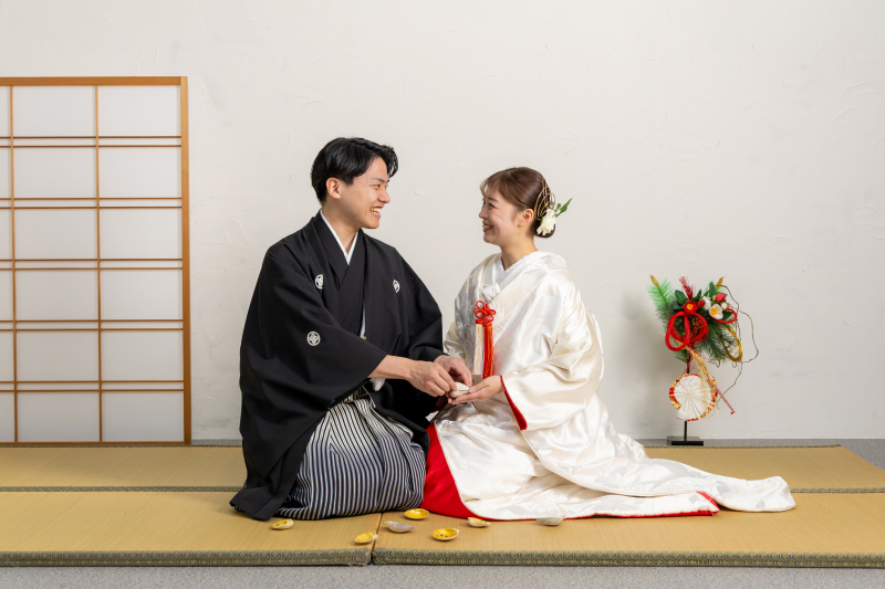 選べるスタジオorロケ【 嬉しい ♪ 土日・祝日も追加料金なし 】和装*データ50カット|スタジオ近隣ロケなら出張無料!