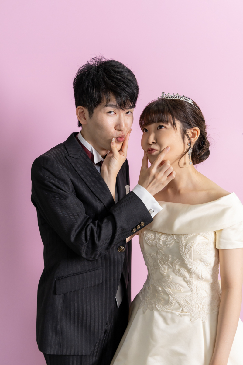 ＼年内納品確約／【12月1〜15日までの撮影の方】特急仕上げ無料！洋装＊データ50カット｜年末年始のご結婚のご報告に♪