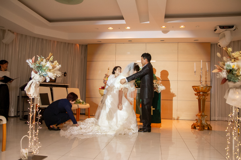 写真はたっぷり残したい!洋装でチャペル式が執り行える【衣装も付いた挙式フルプラン】挙式スナップ〜集合写真+さらにスタジオ撮影も♪