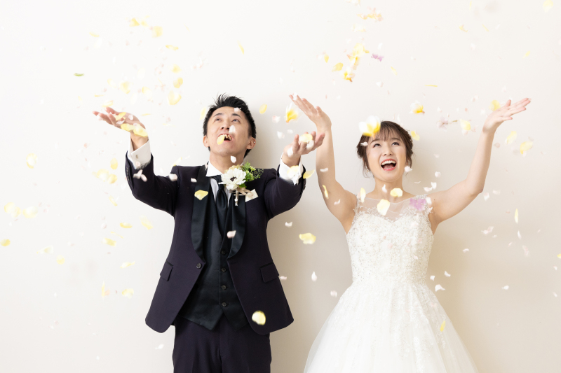 選べるスタジオorロケ【 嬉しい ♪ 土日・祝日も追加料金なし 】洋装*データ50カット|スタジオ近隣ロケなら出張無料!