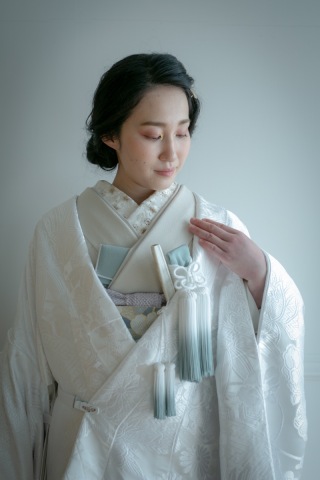 手まりに牡丹 白