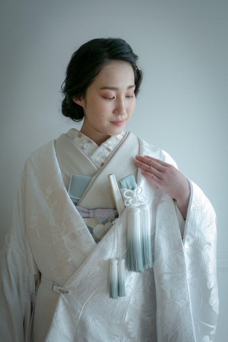 手まりに牡丹 白