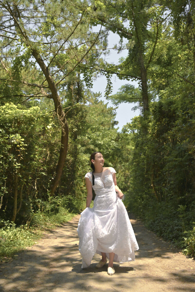 ウェディングドレスで歩く練習!