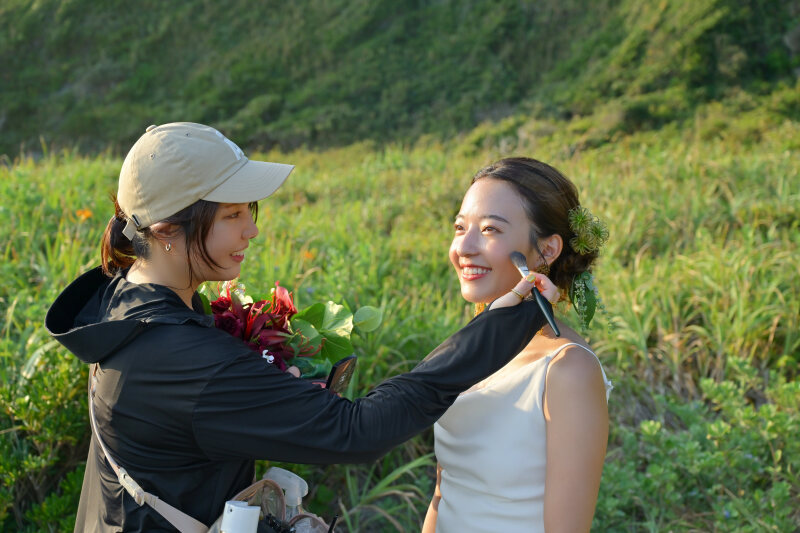 お化粧直しもこまめに入ります