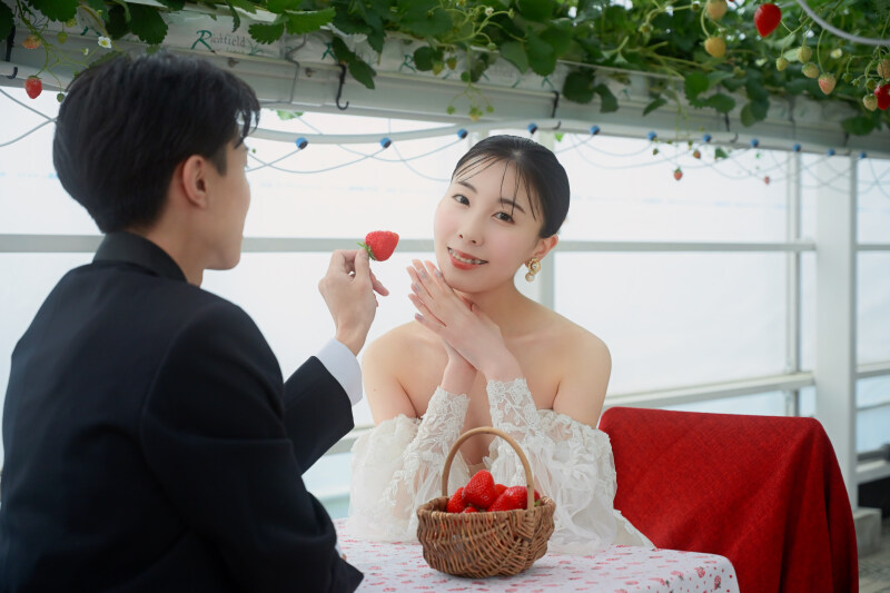 次世代型いちご農園&times;RADIUS 【-デイ-フォトプラン】100枚/ヘアメイク付 