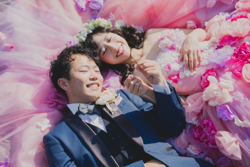 ＼ドレスに包まれるフォトジェニックな1枚／