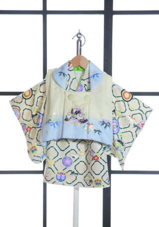 1B-17　花うさぎベージュ兜刺しゅう