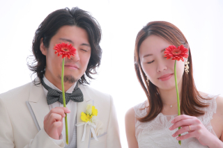 ガーベラのお花を片手に持って♡とっても仲良しで素敵なお二人でした！