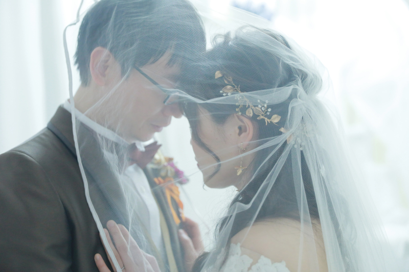 ベールを使ったショット!ナチュラルな演出が出ている素敵なお写真です♪