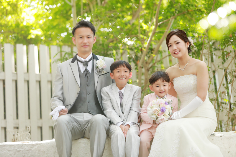 【3才~13才までのお子様も一緒にフォトウエディングご希望の方】お子様お衣装レンタル込み・アルバム・全データ/使用データ付き♪