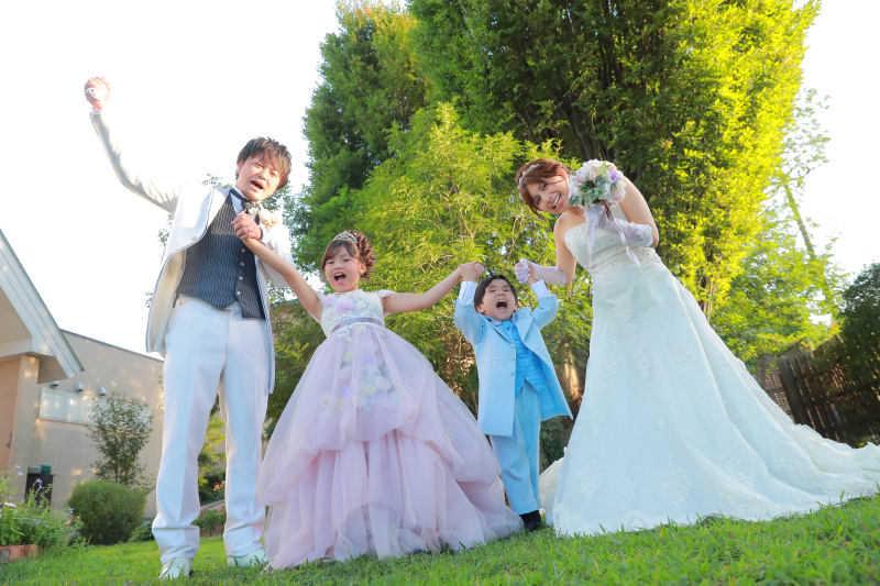 【3才~13才までのお子様も一緒にフォトウエディングご希望の方】お子様お衣装レンタル込み・アルバム・全データ/使用データ付き♪