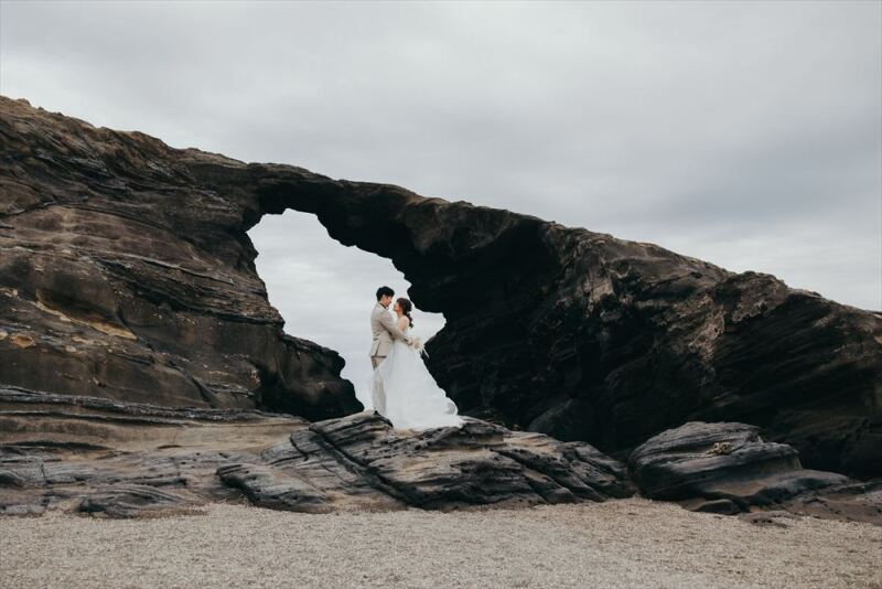 馬の背洞門にて