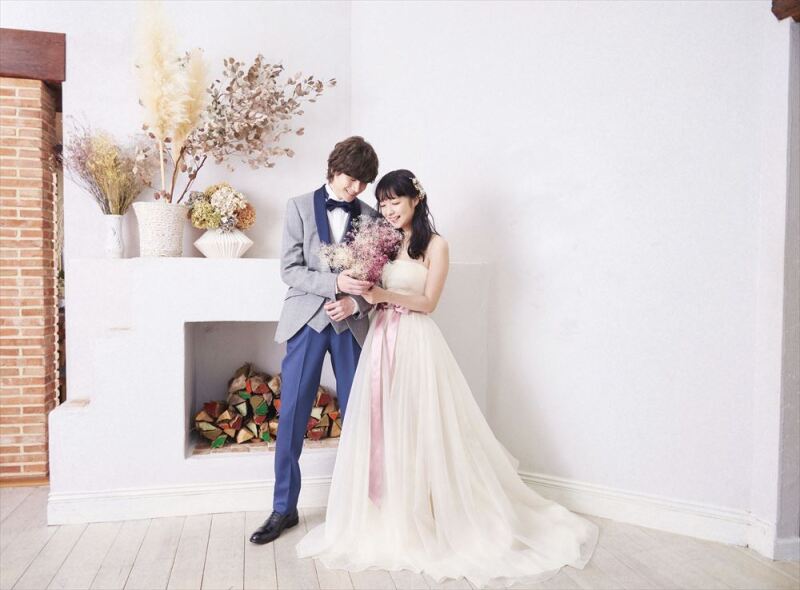 【データ&アルバム両方残したい!】洋装1着スタジオ撮影≪8Pアルバム+全データ≫【オープン記念10月末撮影まで】