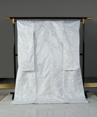 刺繍丸取梅小花